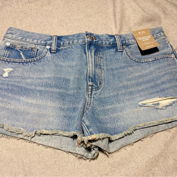 Madewell Pants - Madewell Women’s 31 Blue Jean Shorts Distressed low rise boyfriend short nwt